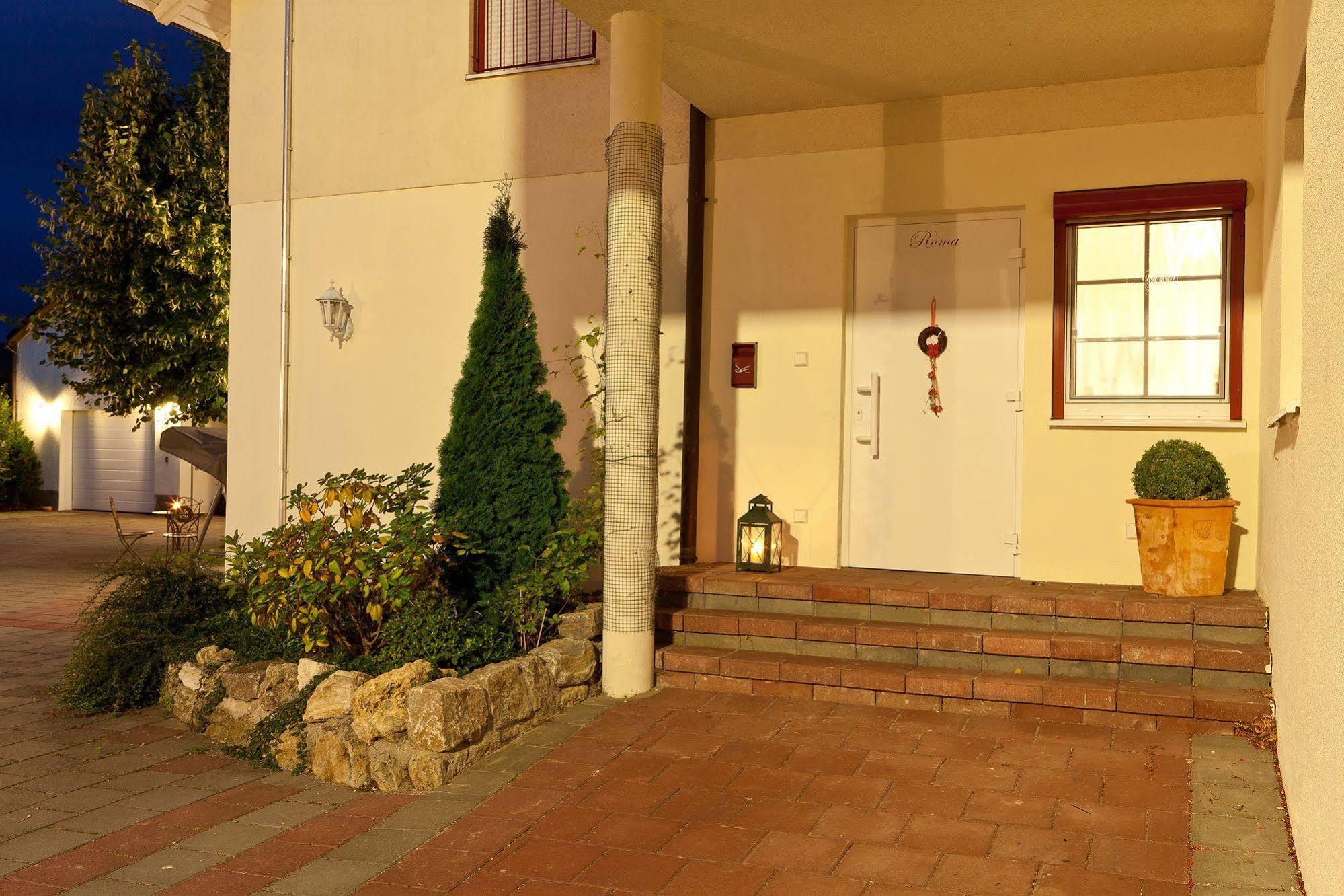 Engelhard Das Landhotel Garni Kirchheim am Ries Exterior photo